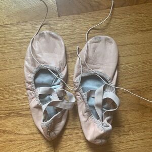 Bloch size 3.5 pink leather ballet shoes